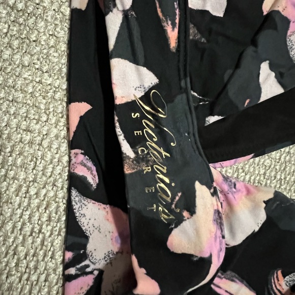 Victoria Secret bralette. Size XS. Super comfy. - Picture 3 of 6